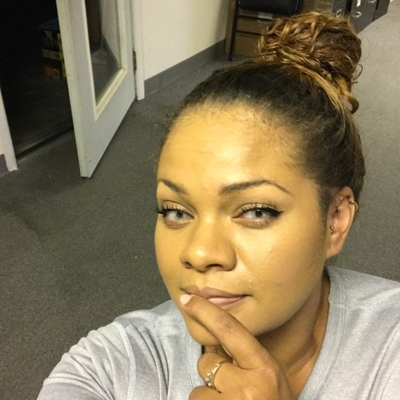 Meet your Posher, Daphne - Picture 1 of 1